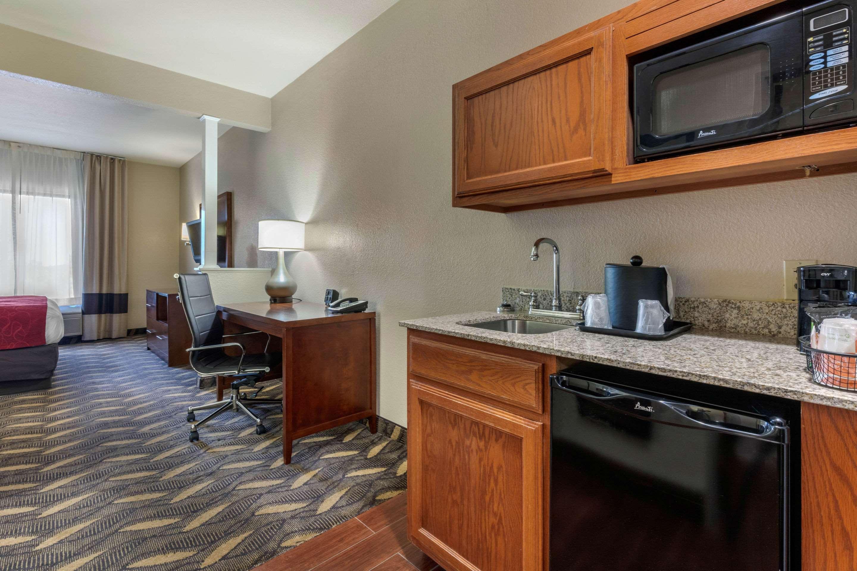 Comfort Suites Ролла Экстерьер фото