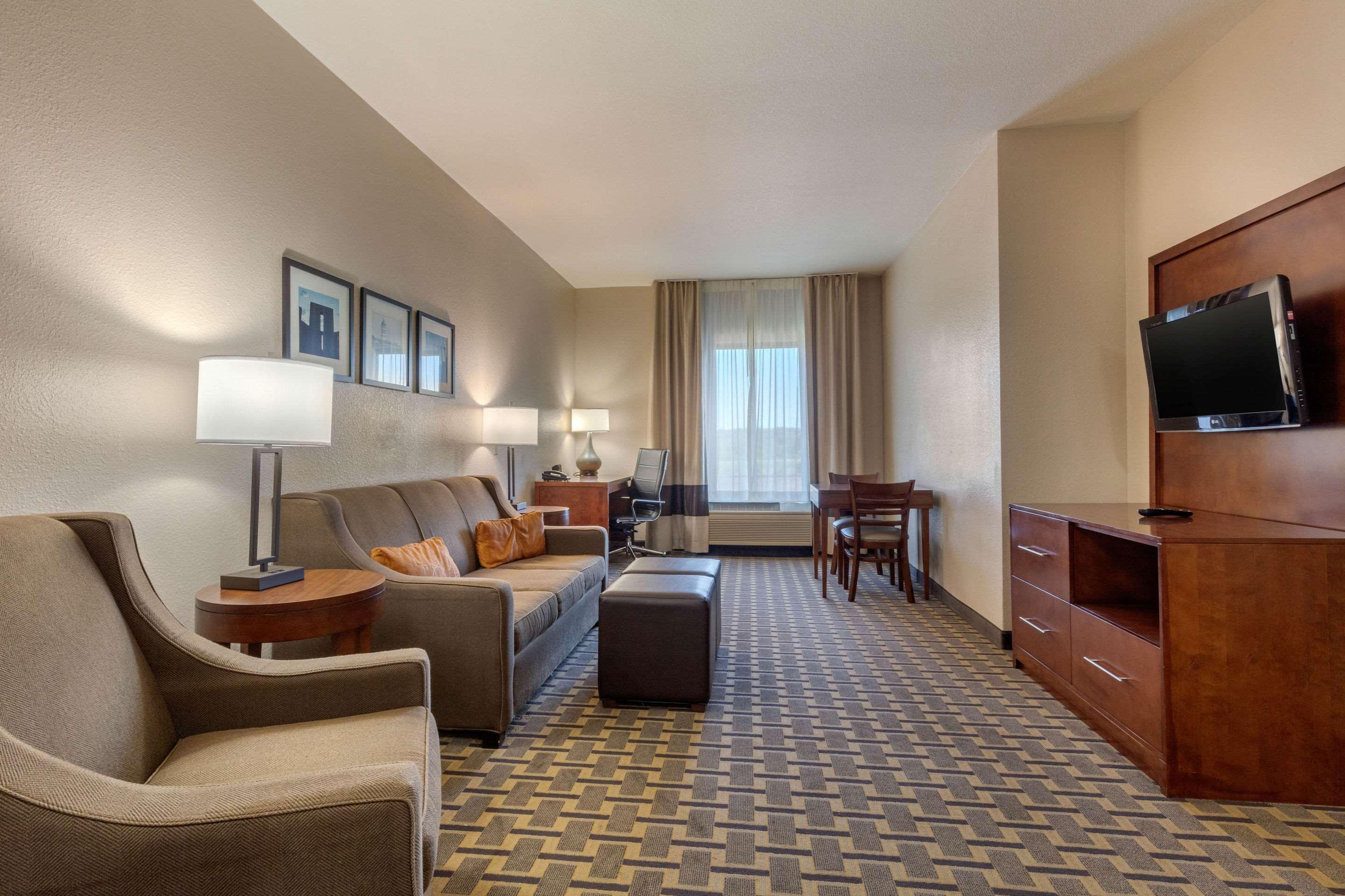 Comfort Suites Ролла Экстерьер фото