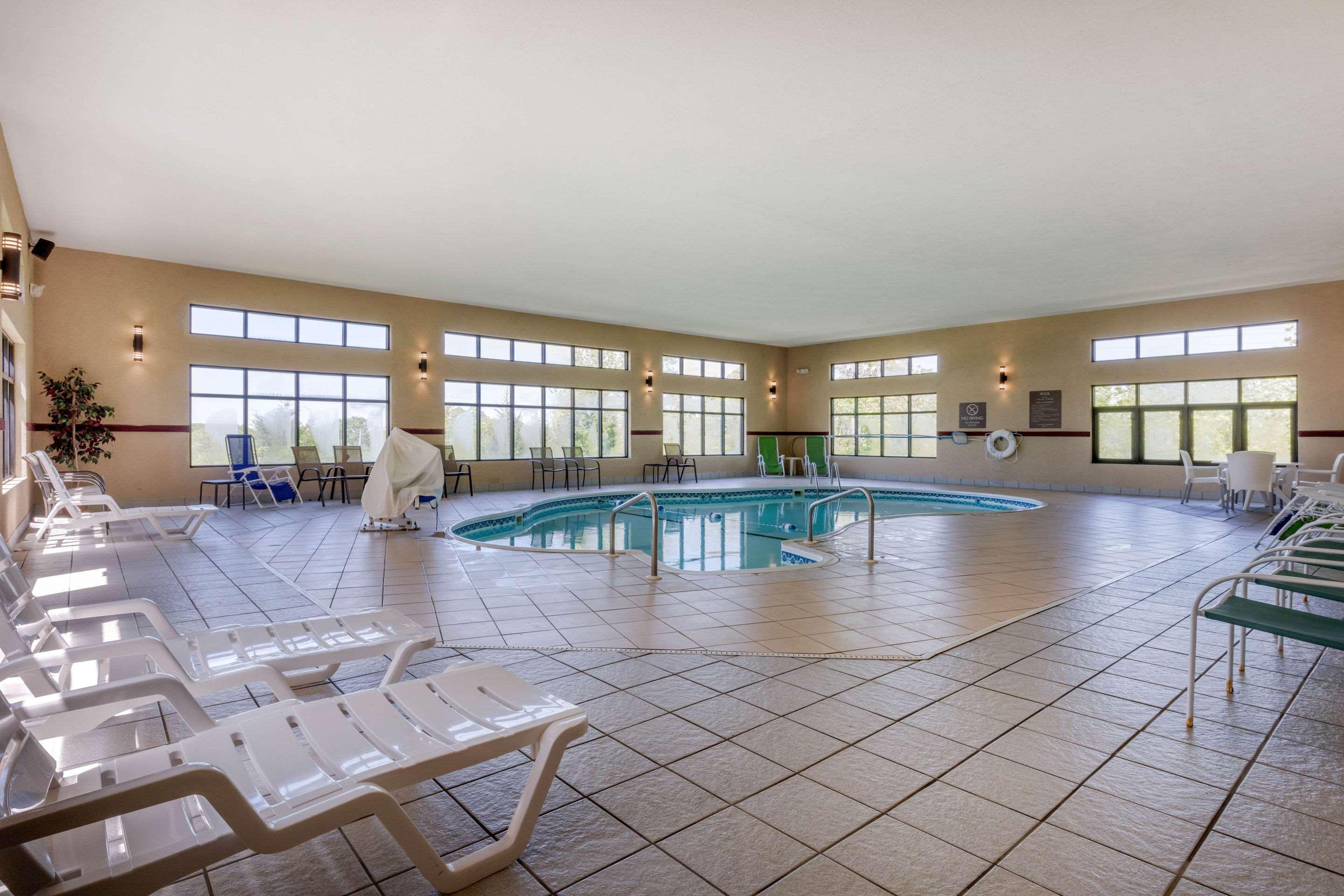 Comfort Suites Ролла Экстерьер фото