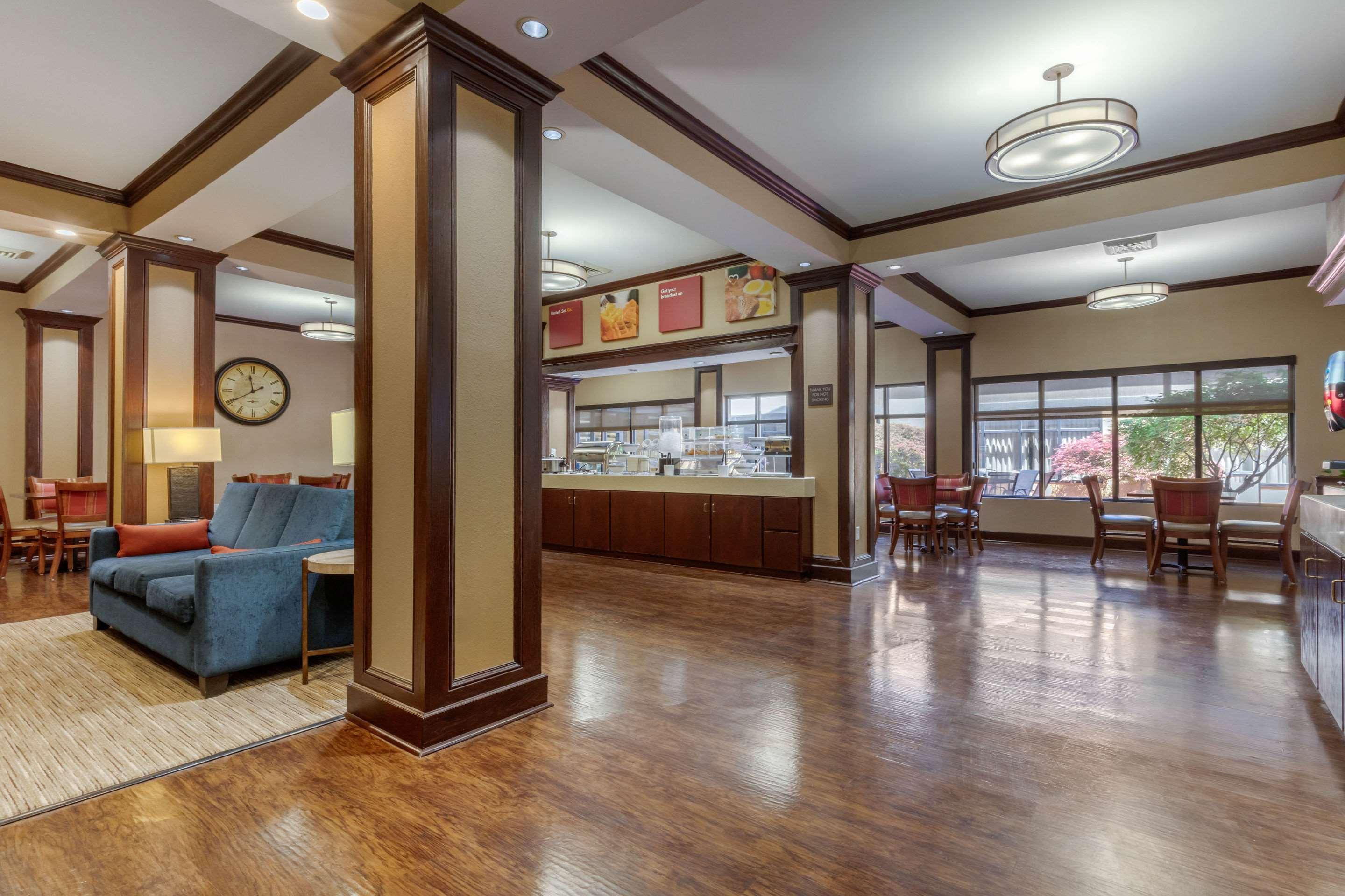 Comfort Suites Ролла Экстерьер фото