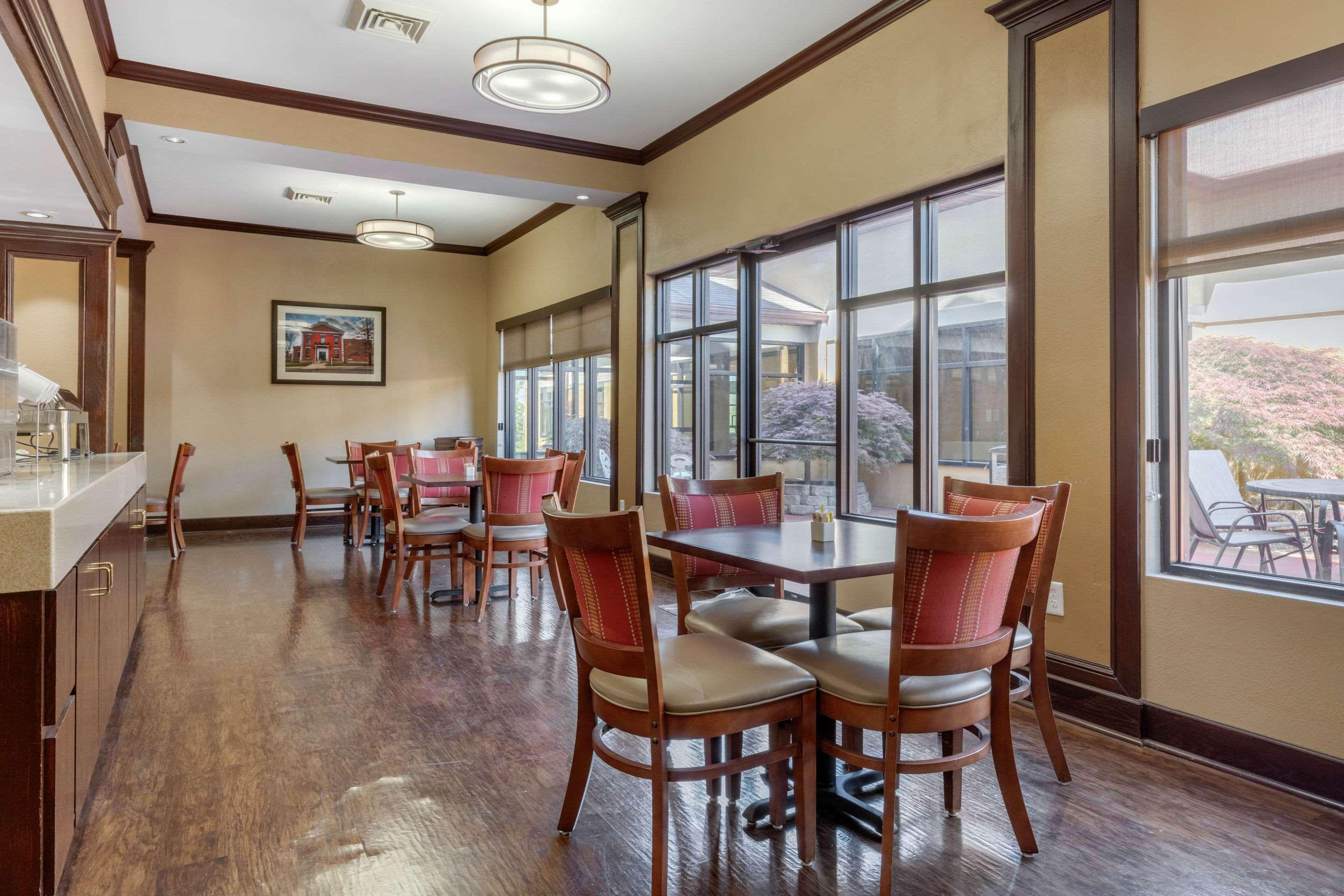 Comfort Suites Ролла Экстерьер фото