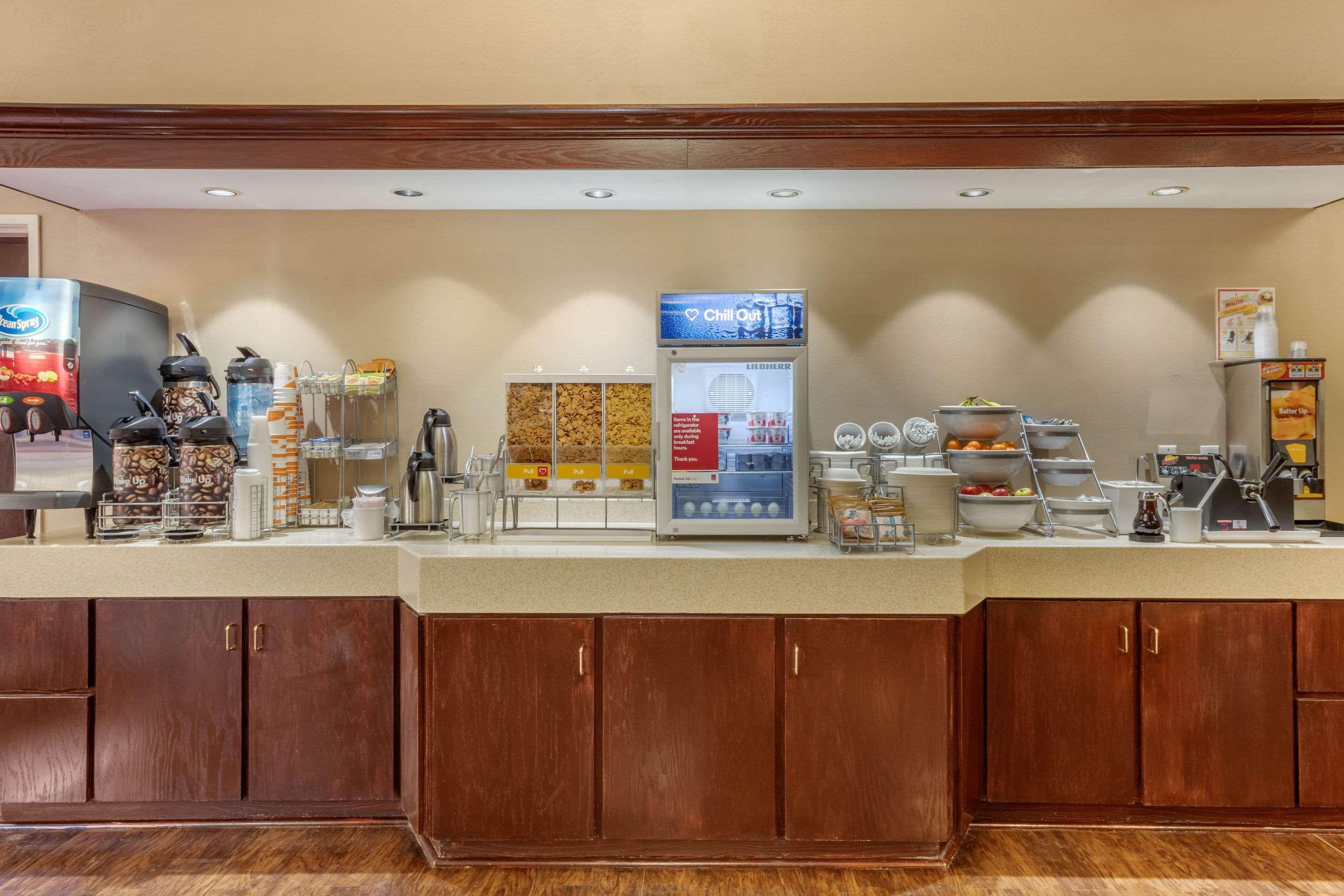 Comfort Suites Ролла Экстерьер фото