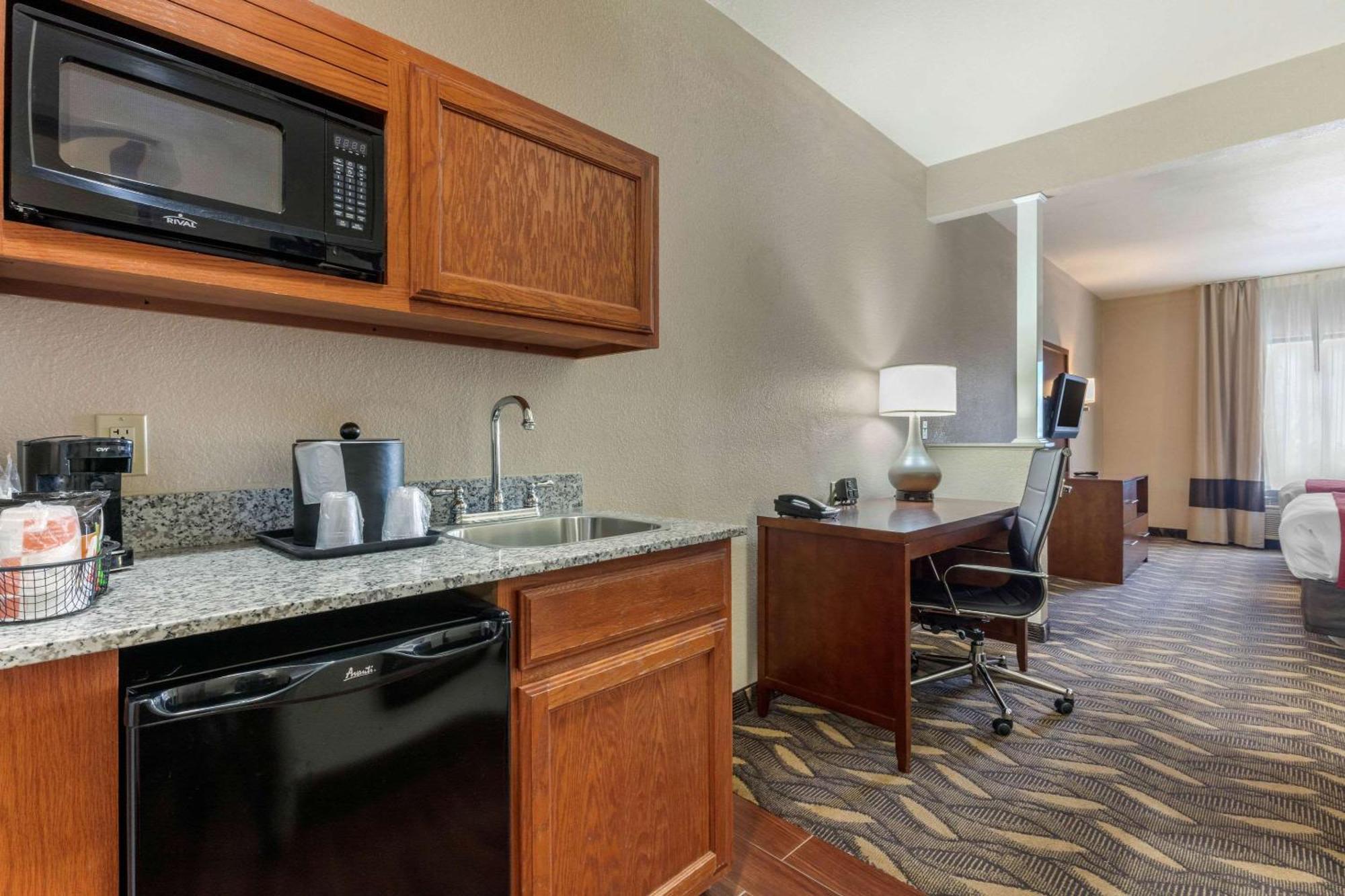 Comfort Suites Ролла Экстерьер фото
