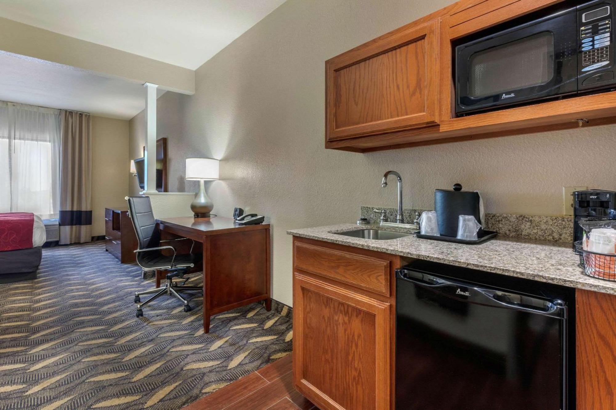 Comfort Suites Ролла Экстерьер фото